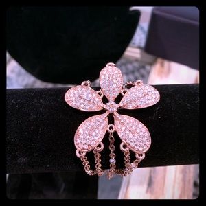 Beautiful Rose Gold & Crystal 🌺 Bracelet